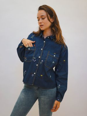 חולצת ג'ינס ריקמת חרציות