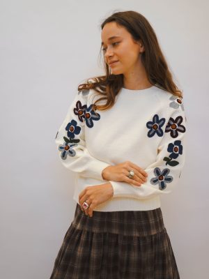 סריג פרחים סרוגים לבן