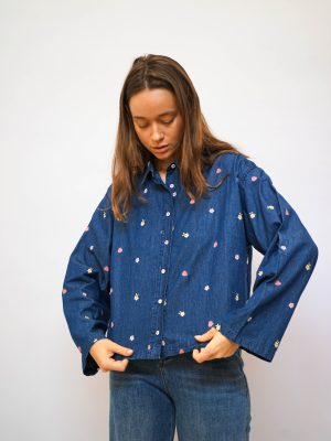 חולצת ג'ינס ריקמות פרחים