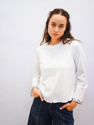 חולצת פסים בבד לבן