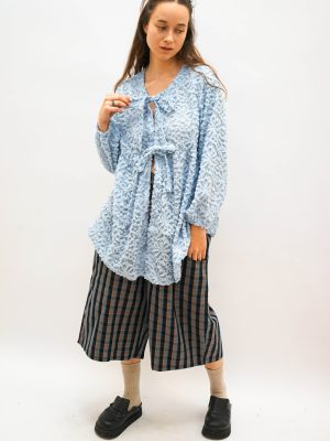 קרדיגן /טוניקה תכלת פרחים קשירות