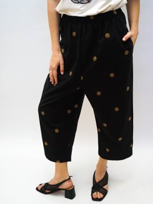 מכנסי ריקמת דוטס שחור
