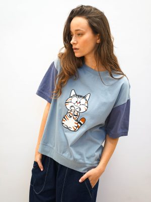 טי החתול החושב כחולה