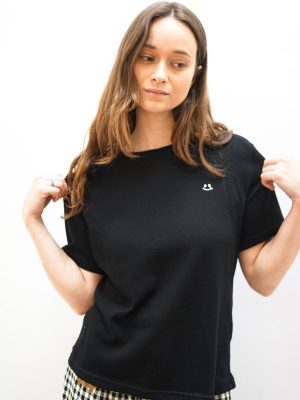 טי חיוך שחור