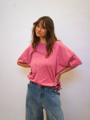 טי קשירת פפיונים ורוד מסטיק