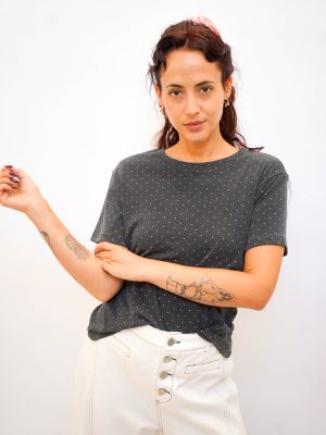 חולצת נקודות אפור כהה
